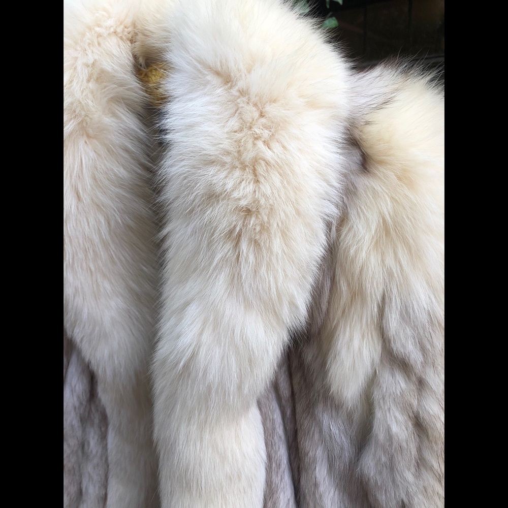 Gorgeous & pristine SAGA Furs blue fox coat
